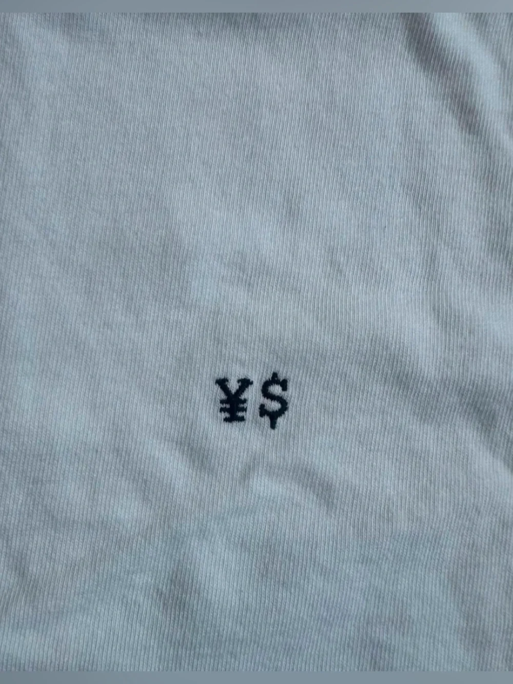YEEZY VULTURES KOREA EXCLUSIVE II TSHIRT 